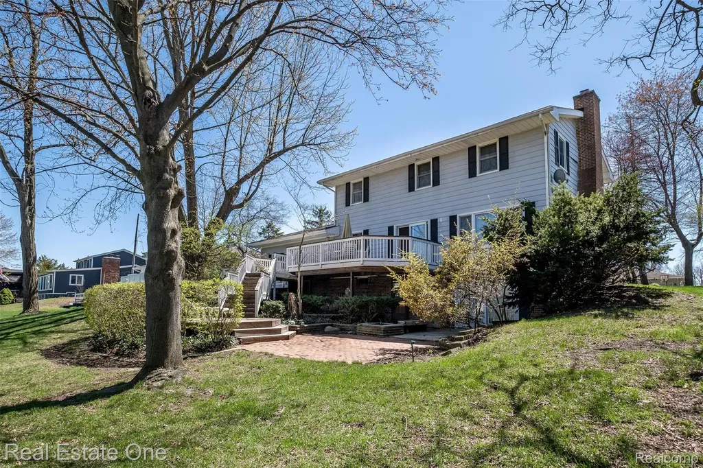 10420 Cedar Point Drive White Lake Charter Township MI 48386