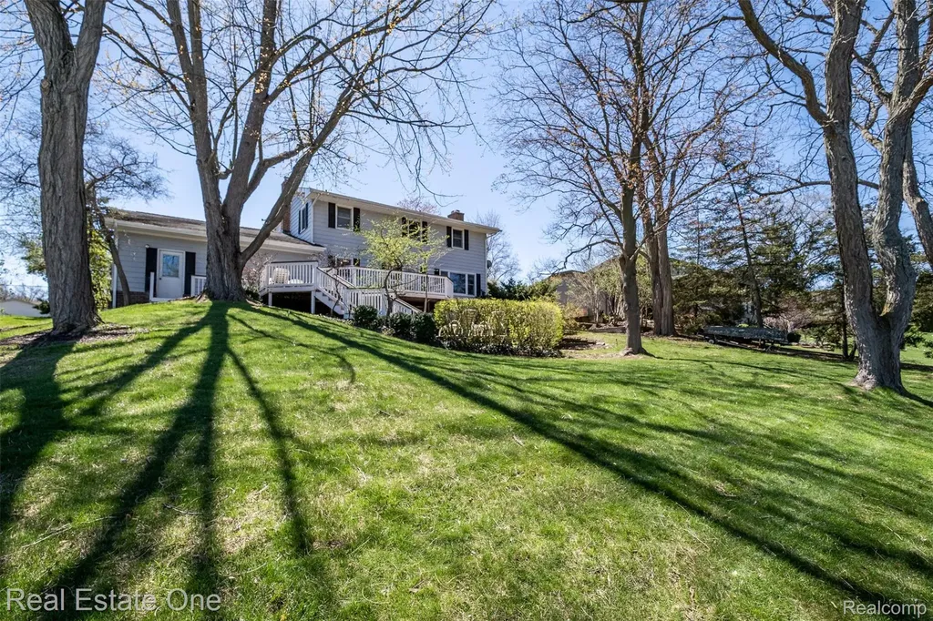 10420 Cedar Point Drive White Lake Charter Township MI 48386