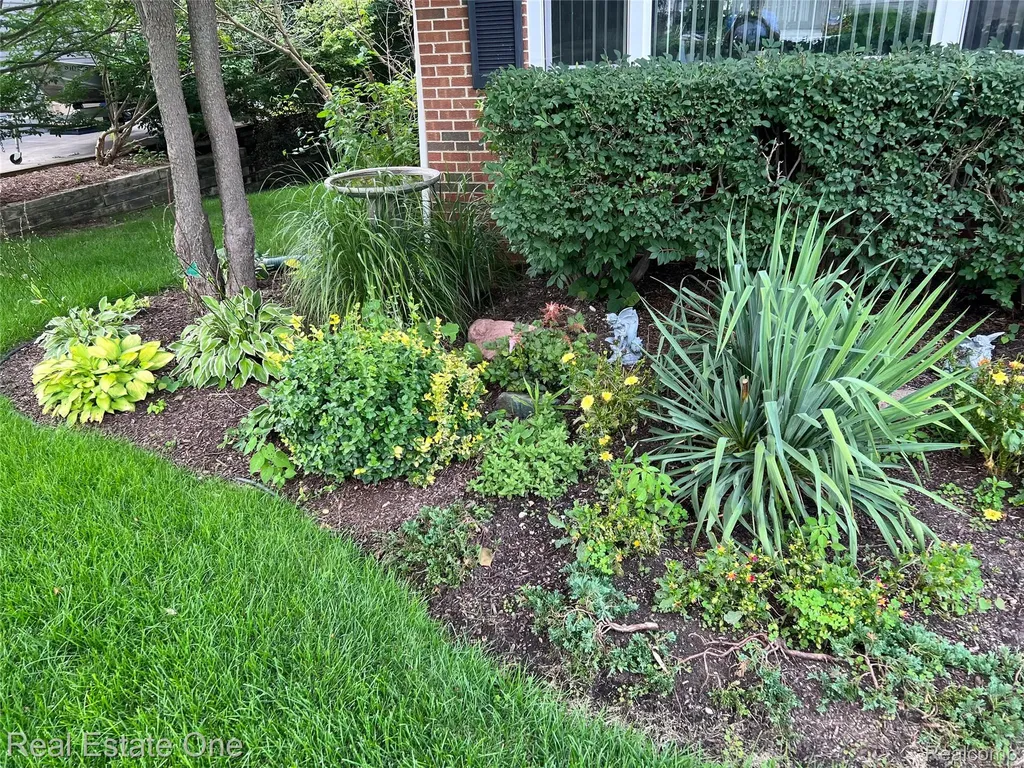 10420 Cedar Point Drive White Lake Charter Township MI 48386