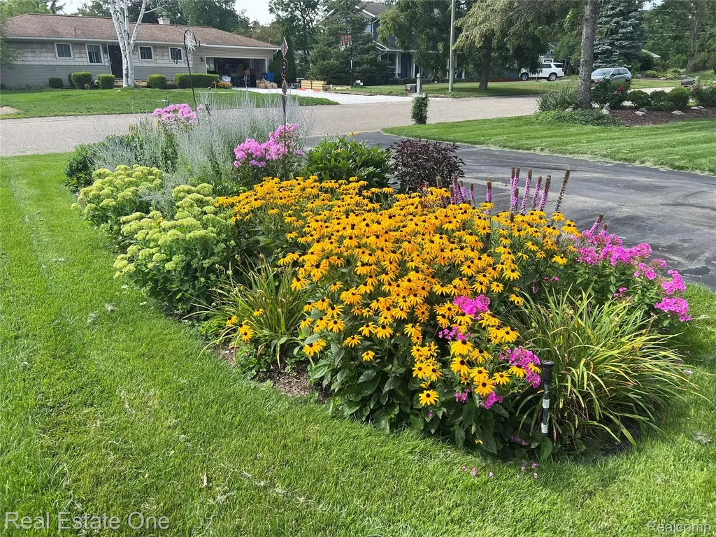 10420 Cedar Point Drive White Lake Charter Township MI 48386
