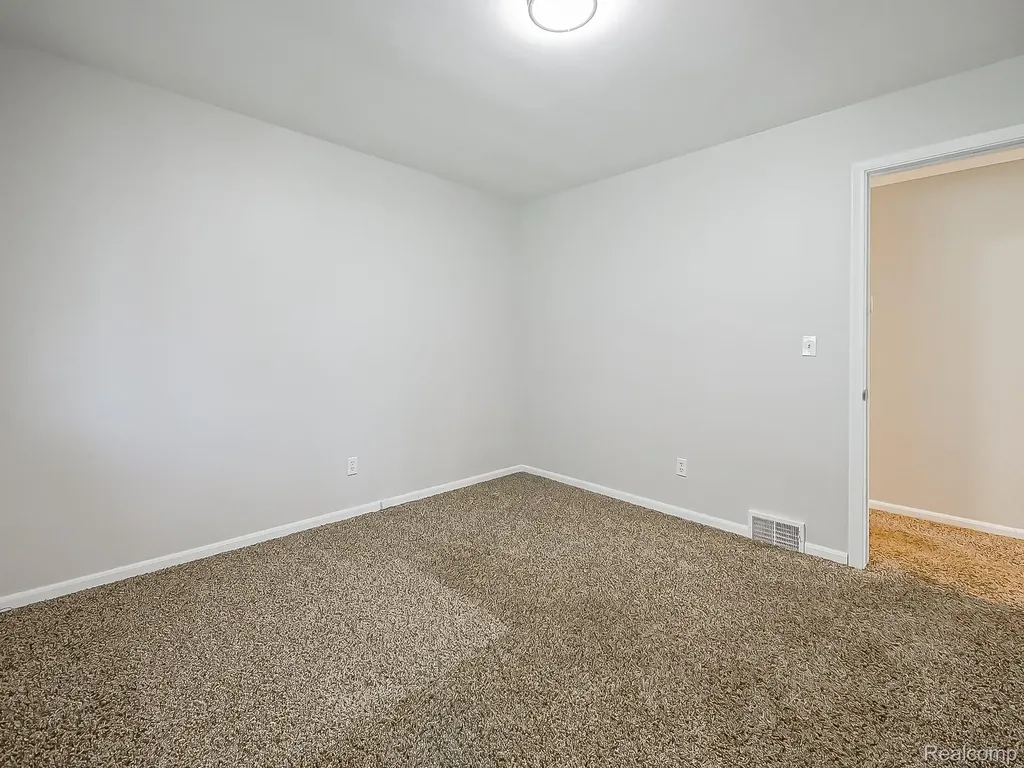 25748 Curie Avenue Warren City MI 48091