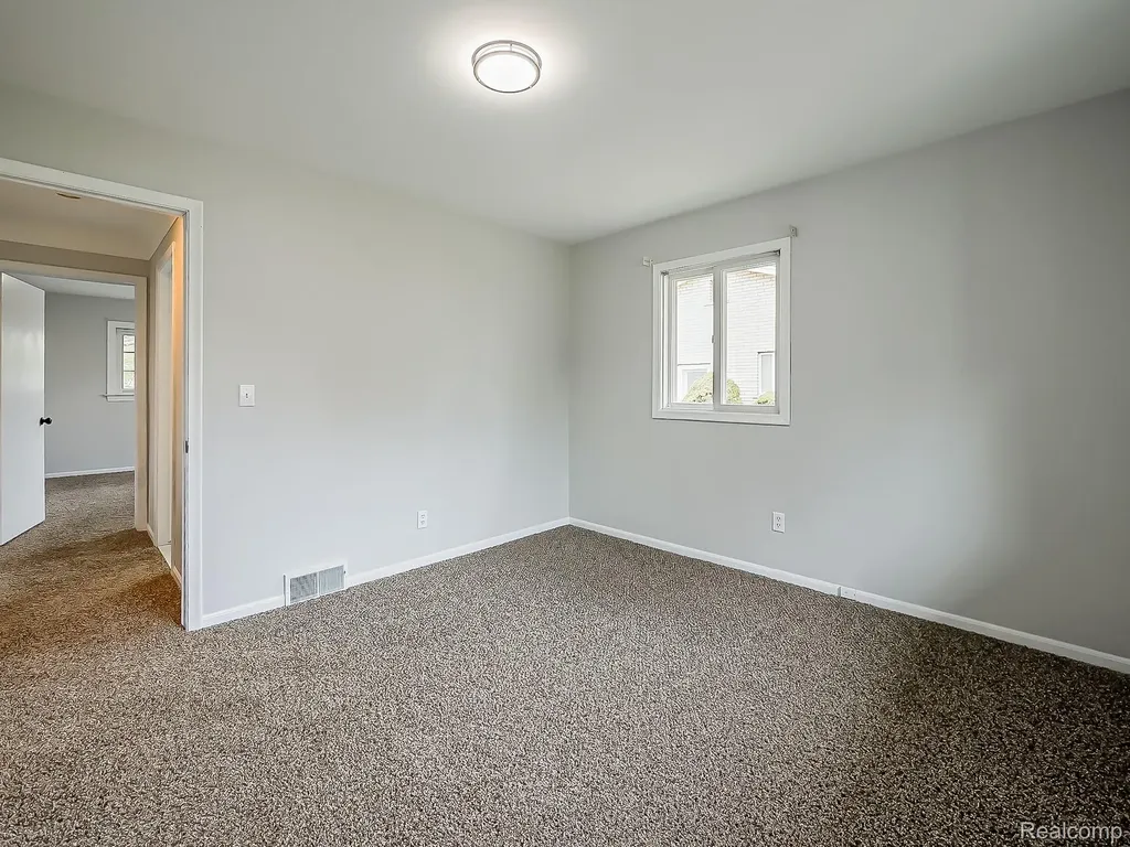 25748 Curie Avenue Warren City MI 48091