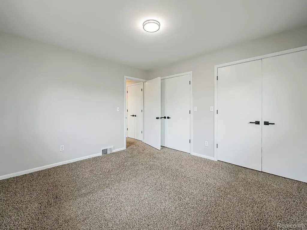 25748 Curie Avenue Warren City MI 48091