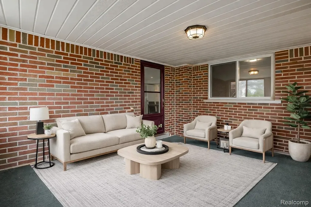 25748 Curie Avenue Warren City MI 48091