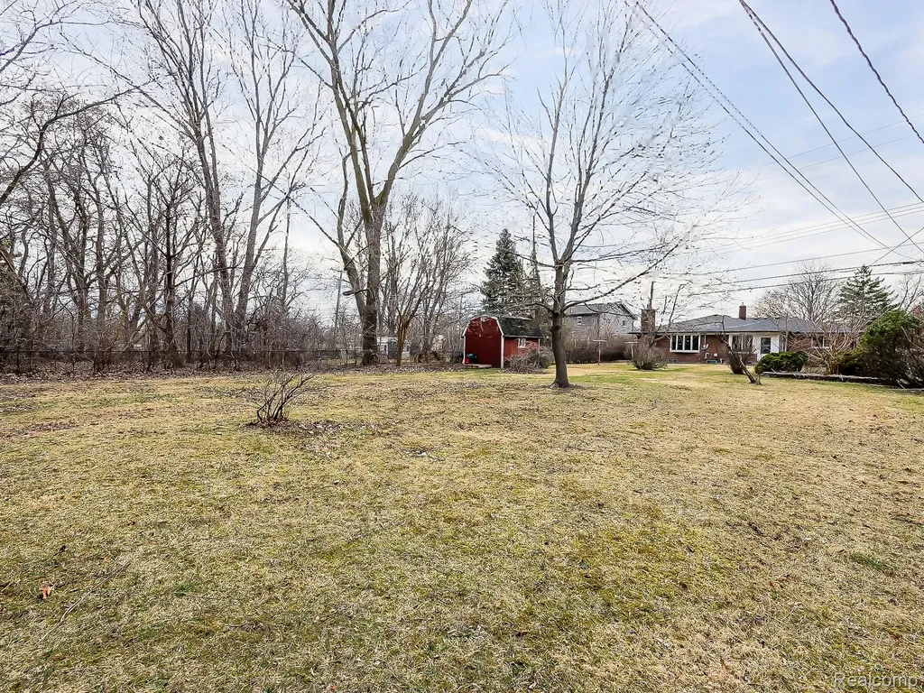 25748 Curie Avenue Warren City MI 48091