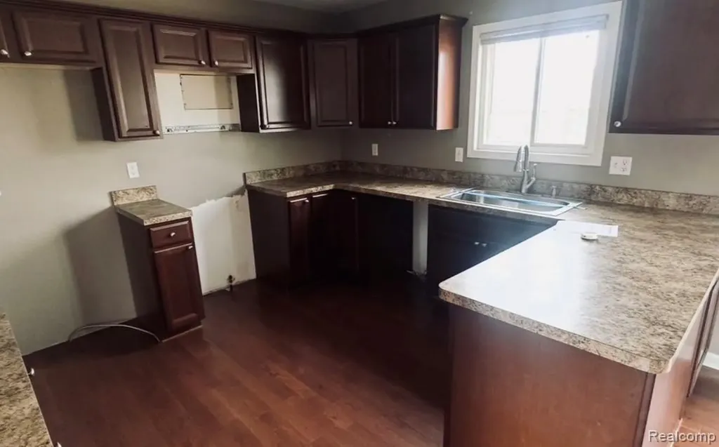 24500 Cornell Avenue Brownstown Charter Township MI 48183