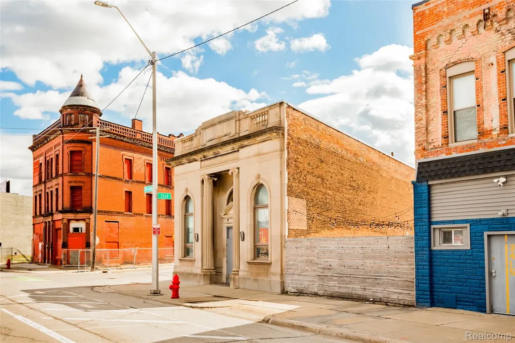 3401 & 3415 Michigan Avenue Detroit City MI 48226