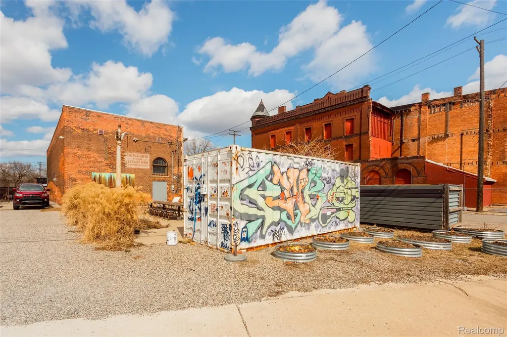 3401 & 3415 Michigan Avenue Detroit City MI 48226