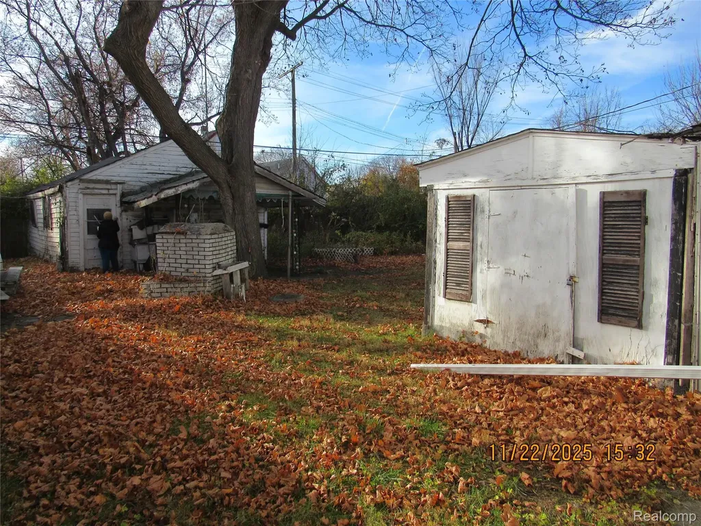 4803 Mcclellan Street Detroit City MI 48214