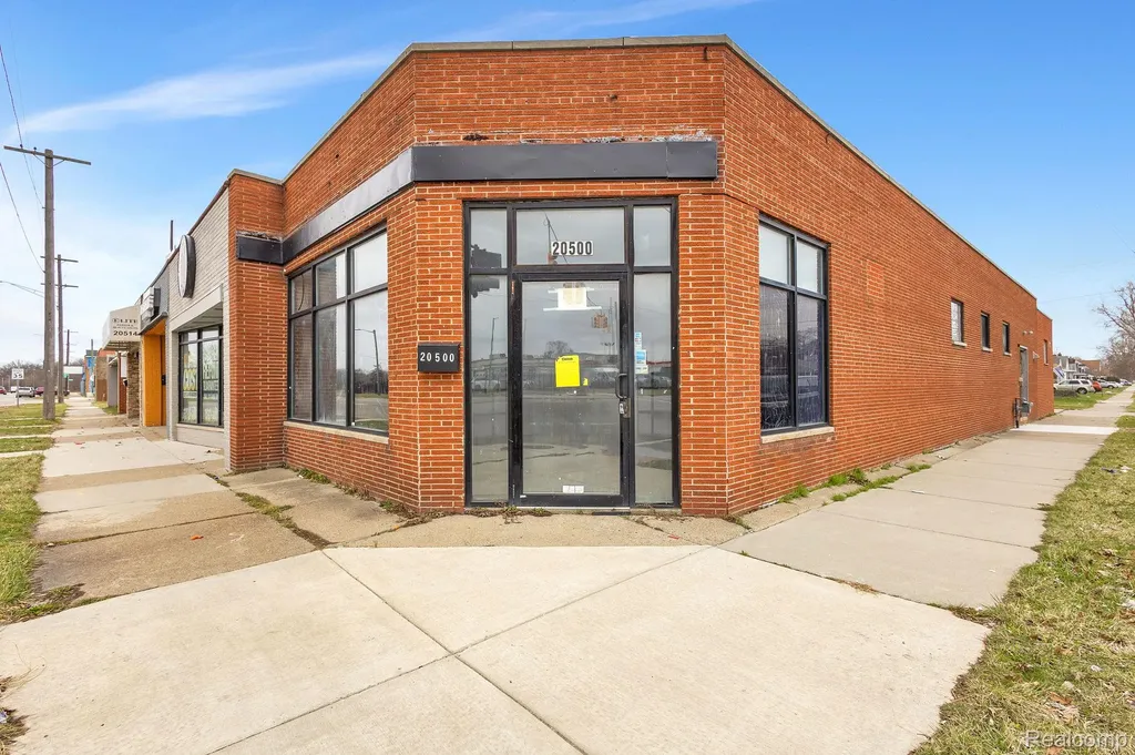 20500 W Warren Detroit City MI 48228