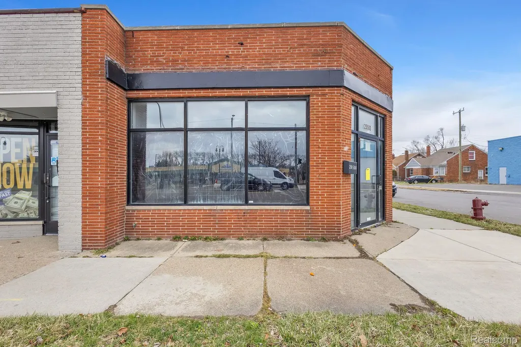 20500 W Warren Detroit City MI 48228