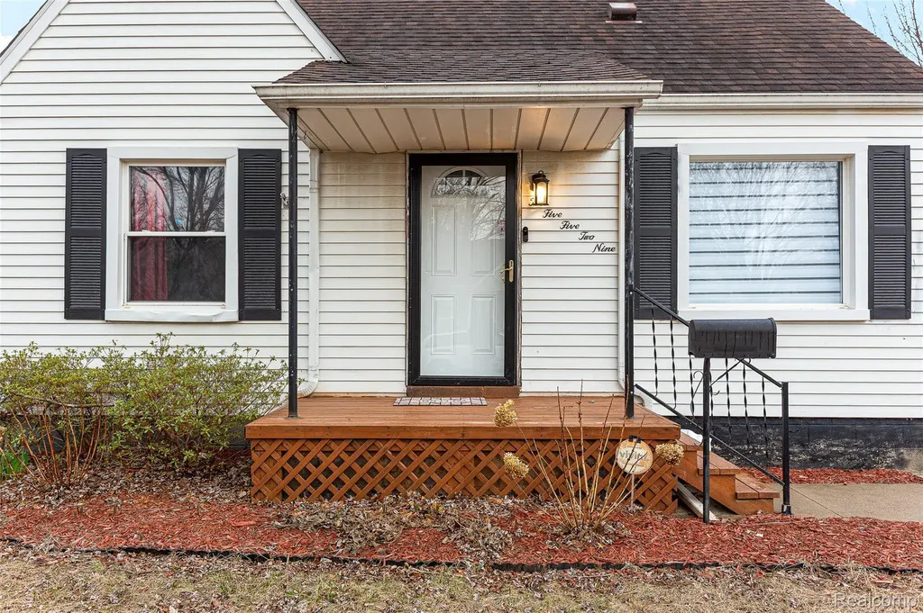 25529 Stanford Street Dearborn Heights City MI 48125