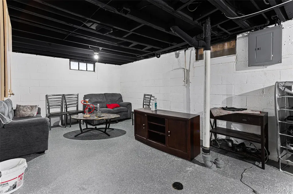 25529 Stanford Street Dearborn Heights City MI 48125