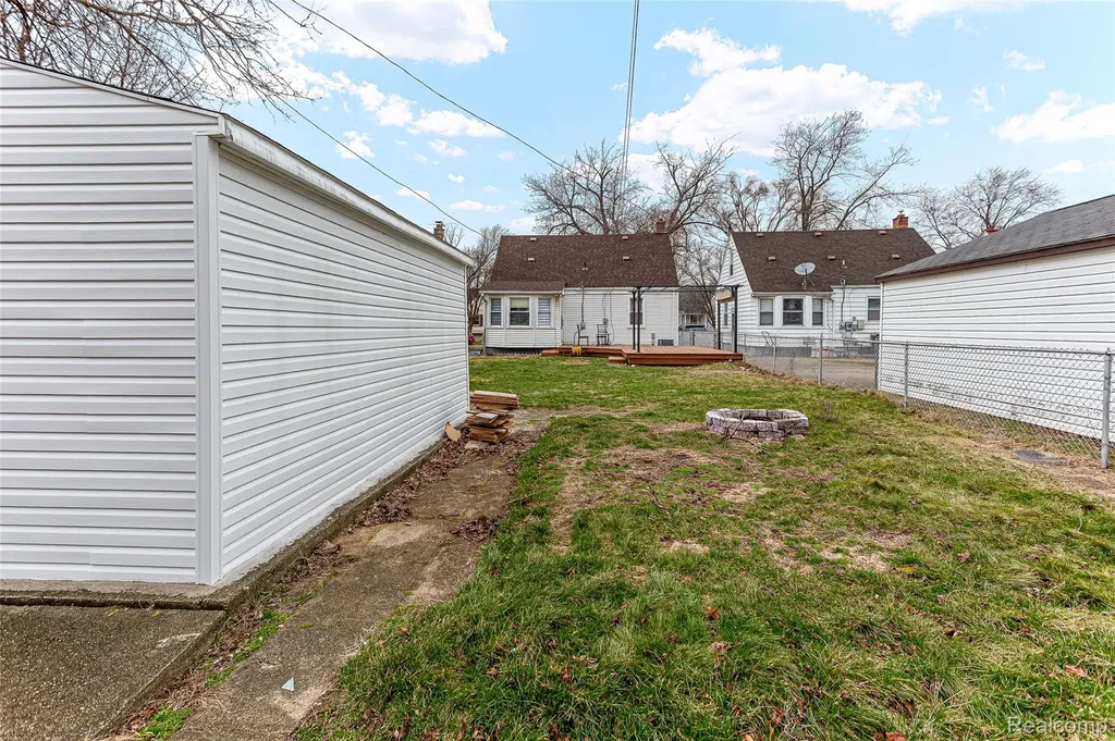 25529 Stanford Street Dearborn Heights City MI 48125