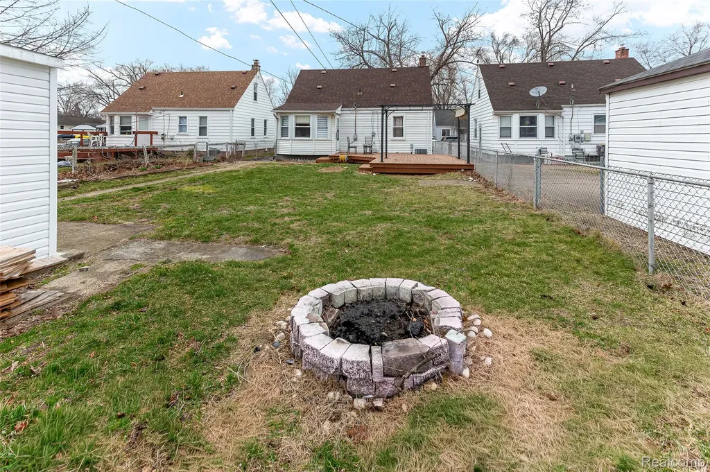 25529 Stanford Street Dearborn Heights City MI 48125