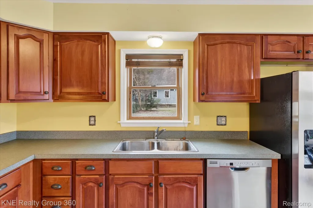 1525 Shoreline Drive Hartland Township MI 48353