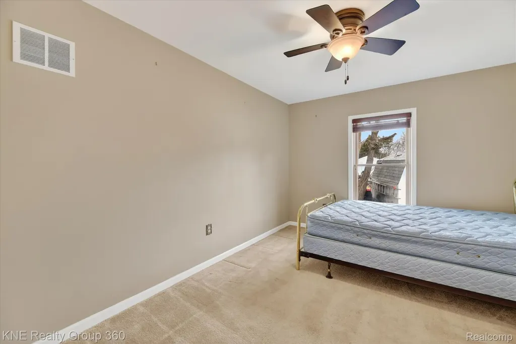 1525 Shoreline Drive Hartland Township MI 48353