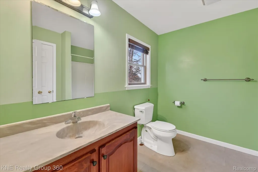 1525 Shoreline Drive Hartland Township MI 48353