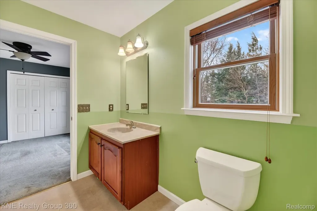 1525 Shoreline Drive Hartland Township MI 48353