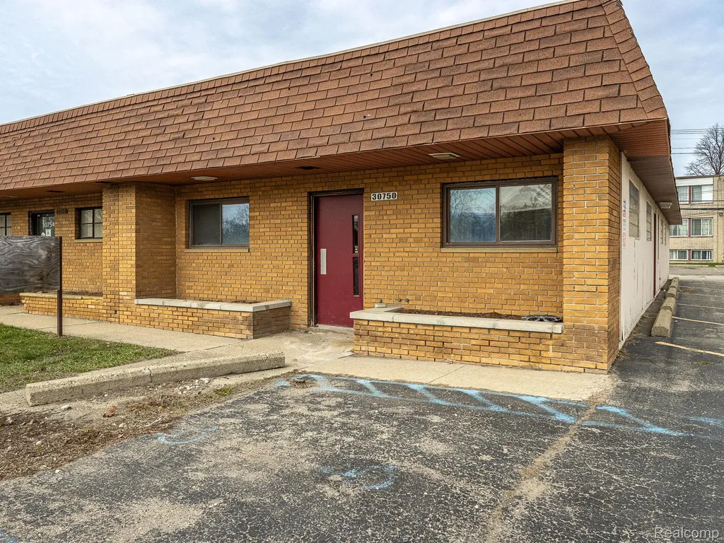 30750 Ford Road Garden City City MI 48135