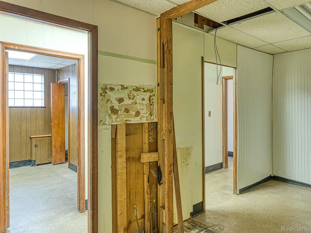 30750 Ford Road Garden City City MI 48135