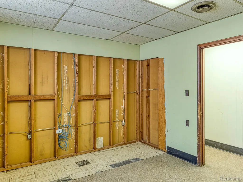 30750 Ford Road Garden City City MI 48135