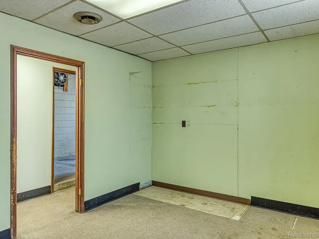 30750 Ford Road Garden City City MI 48135
