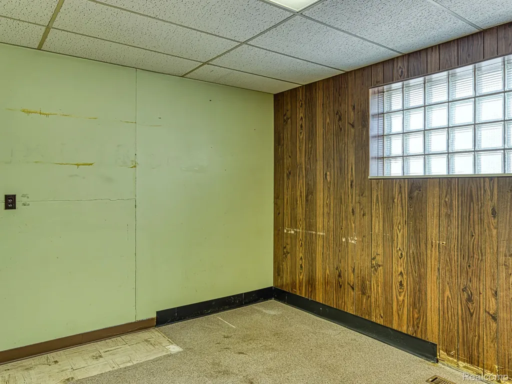 30750 Ford Road Garden City City MI 48135