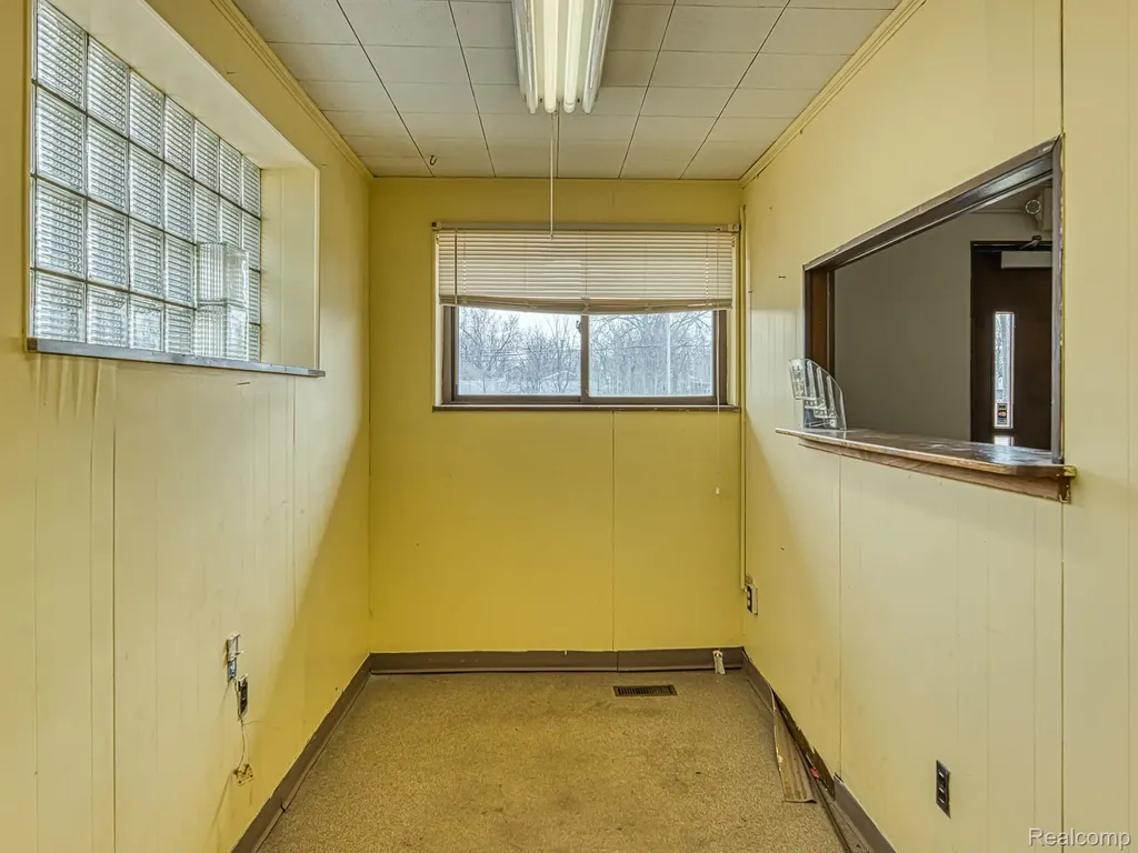 30750 Ford Road Garden City City MI 48135