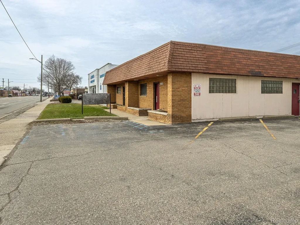 30750 Ford Road Garden City City MI 48135