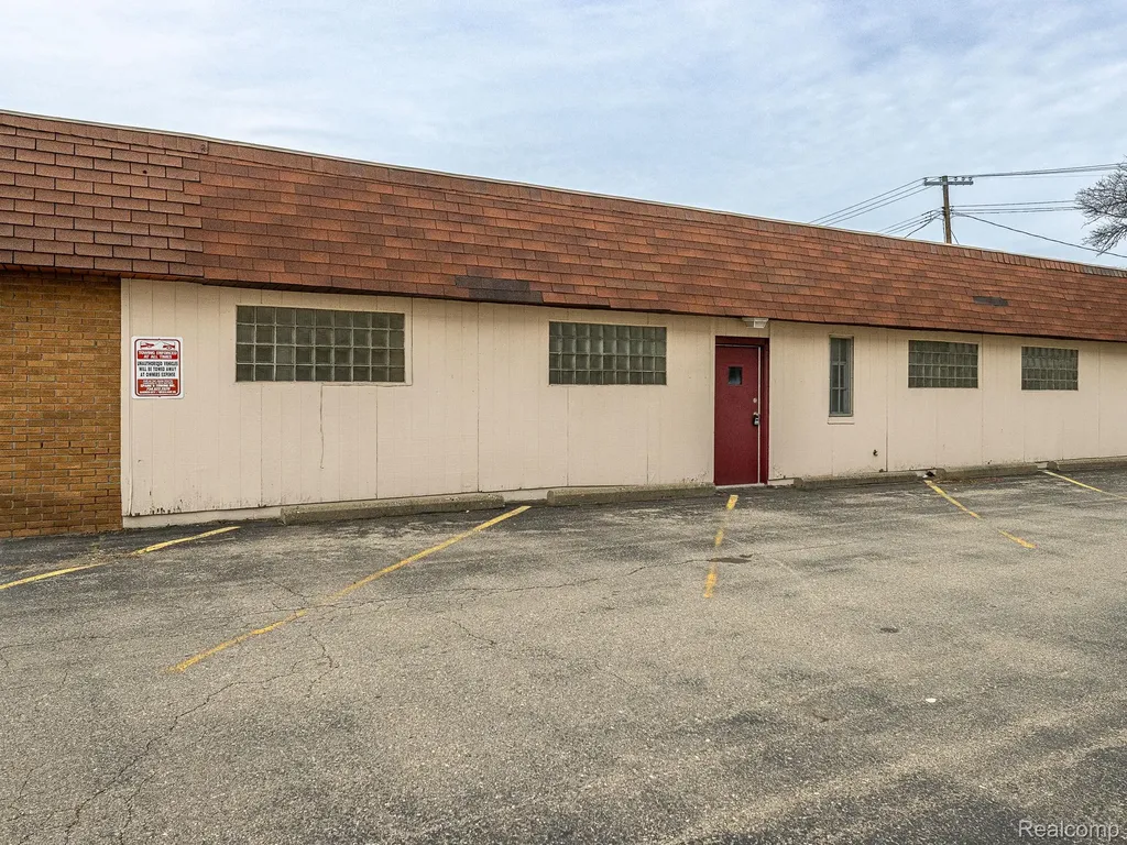 30750 Ford Road Garden City City MI 48135