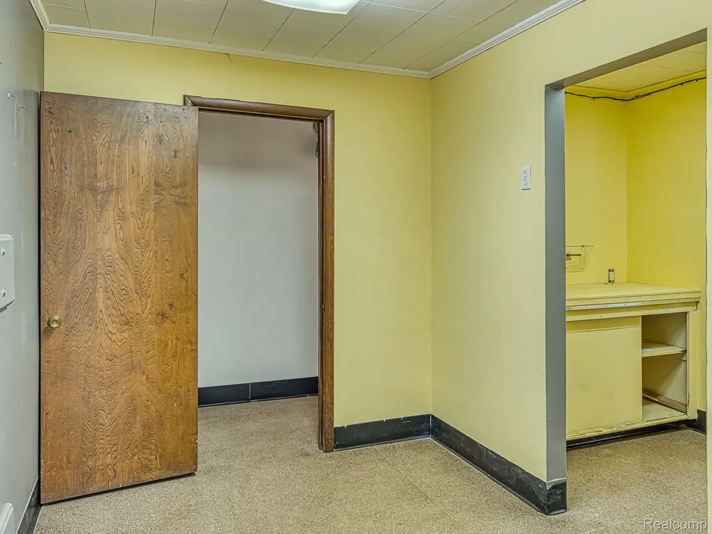 30750 Ford Road Garden City City MI 48135