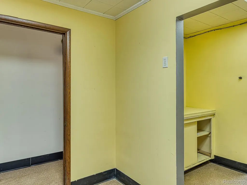 30750 Ford Road Garden City City MI 48135