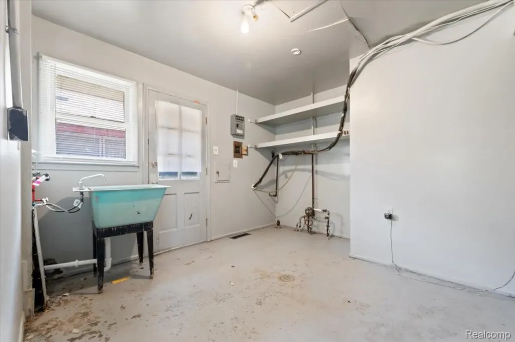 19936 Washburn Street Detroit City MI 48221