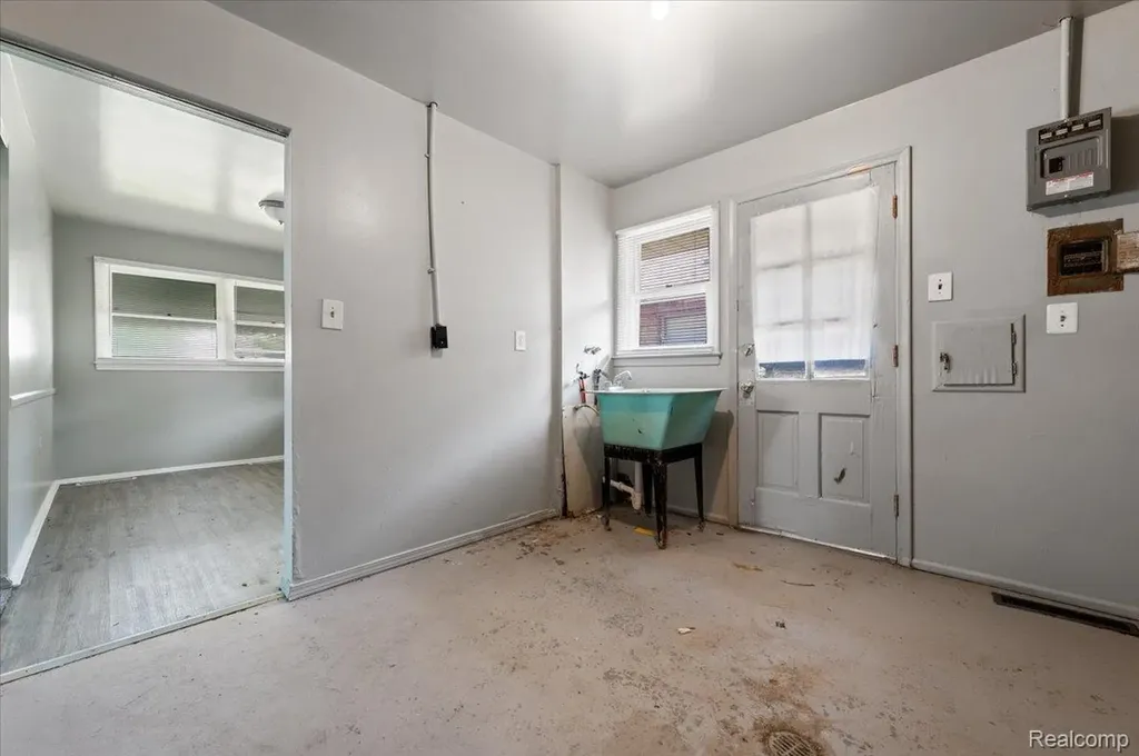 19936 Washburn Street Detroit City MI 48221