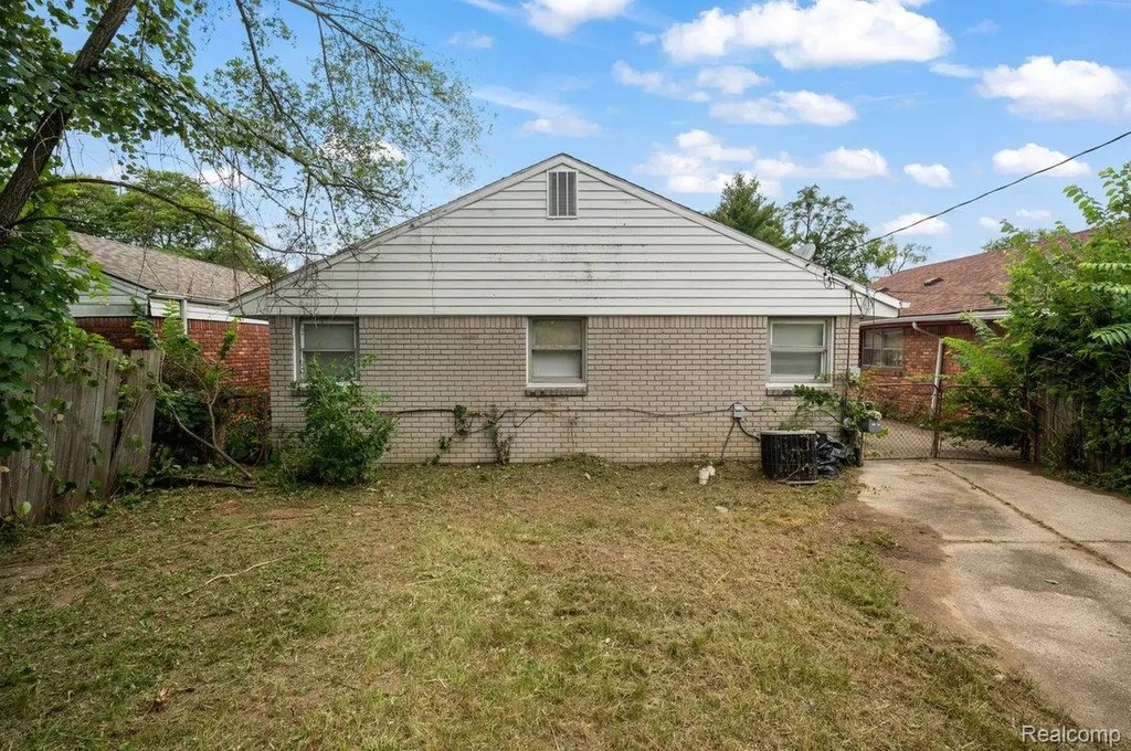 19936 Washburn Street Detroit City MI 48221
