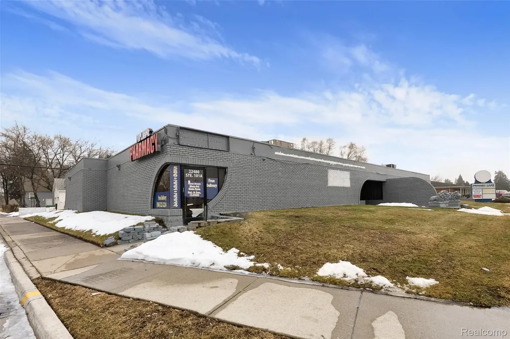 22480 Kelly Road Eastpointe City MI 48021