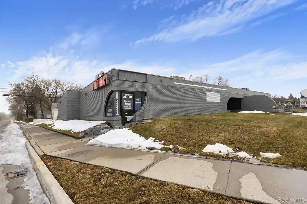 22480 Kelly Road Eastpointe City MI 48021