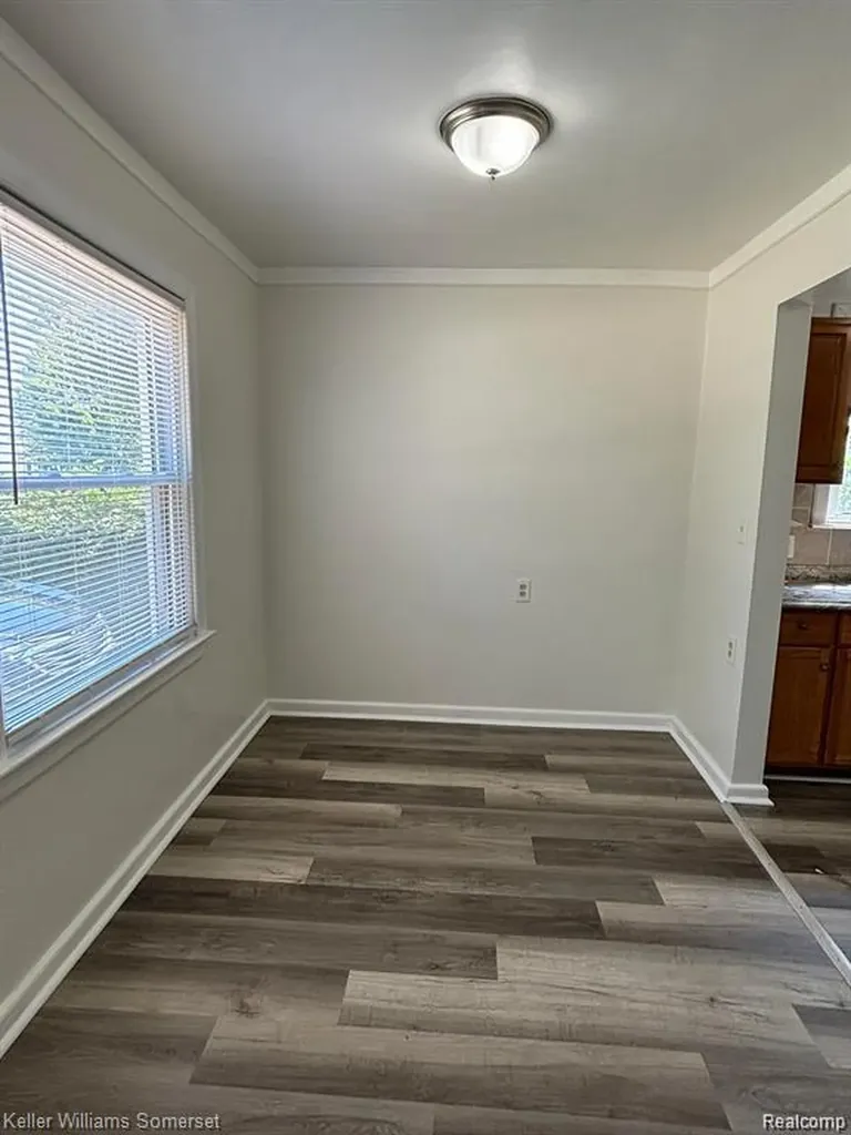 19216 Woodside Street Harper Woods City MI 48225