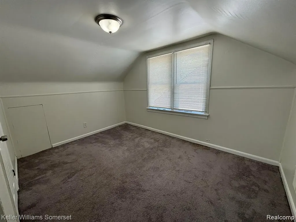 19216 Woodside Street Harper Woods City MI 48225