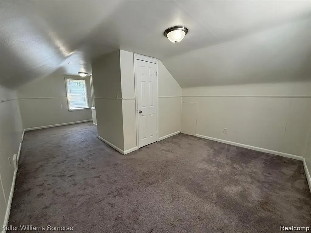 19216 Woodside Street Harper Woods City MI 48225