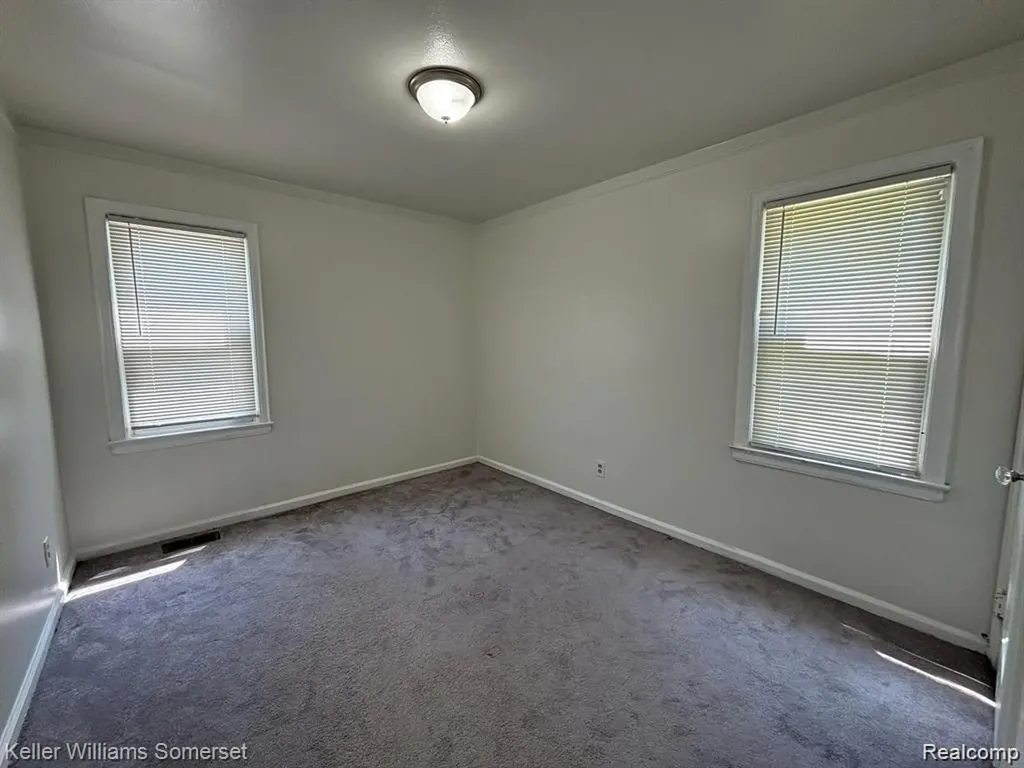19216 Woodside Street Harper Woods City MI 48225