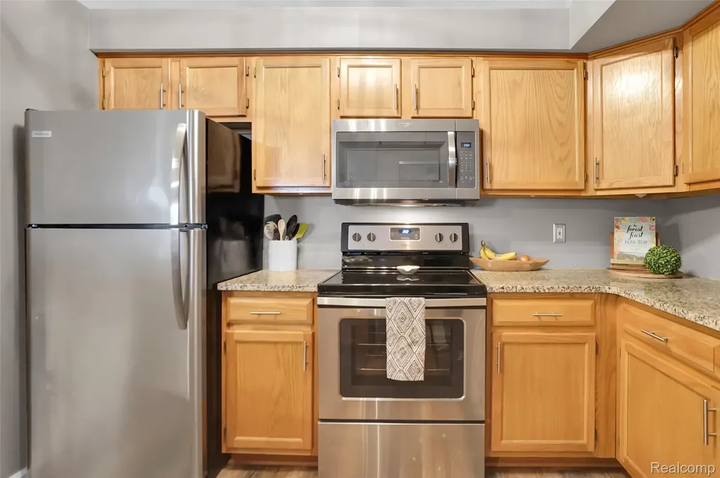 61101 Greenwood Drive South Lyon City MI 48178