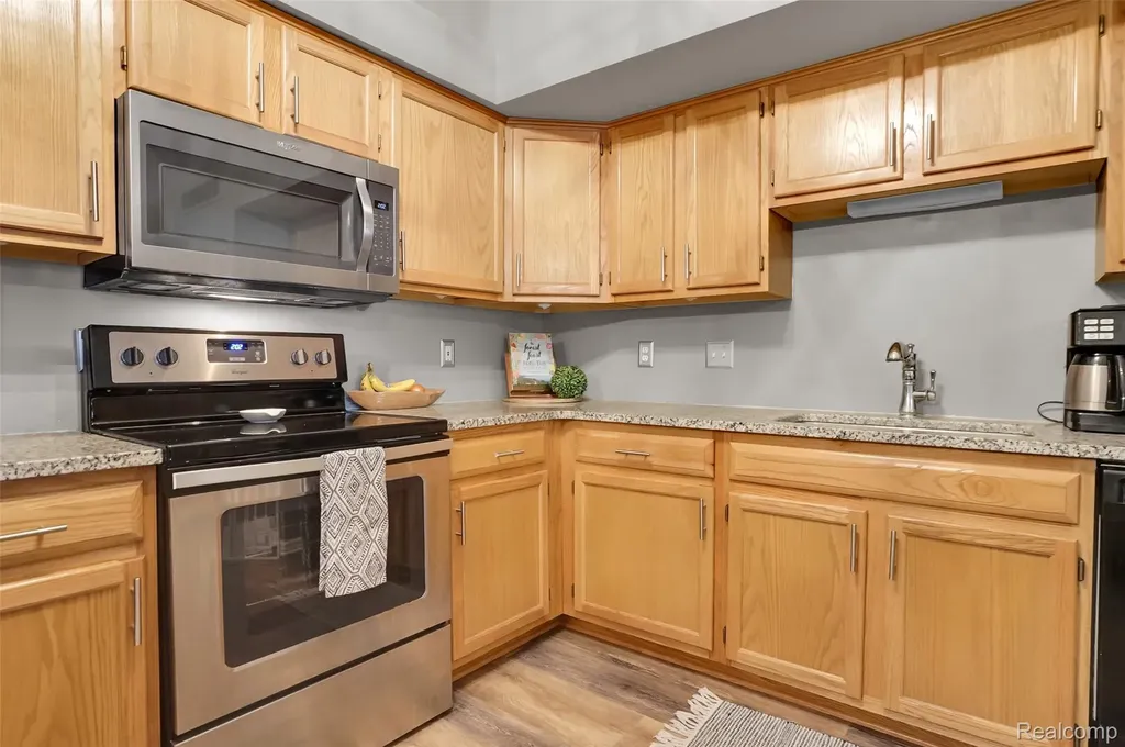 61101 Greenwood Drive South Lyon City MI 48178