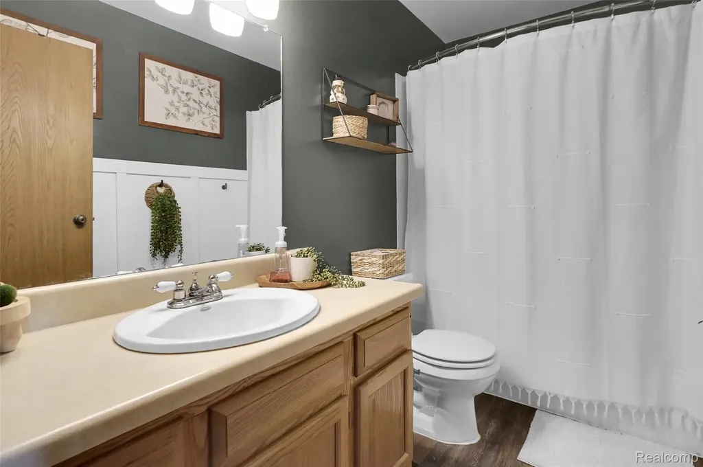 61101 Greenwood Drive South Lyon City MI 48178