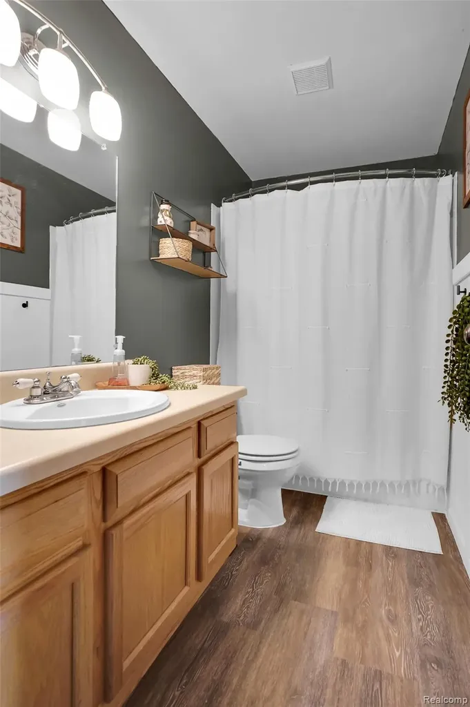 61101 Greenwood Drive South Lyon City MI 48178