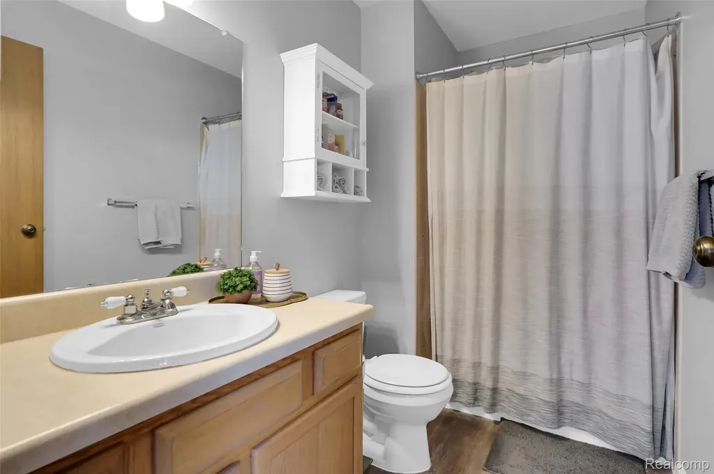 61101 Greenwood Drive South Lyon City MI 48178