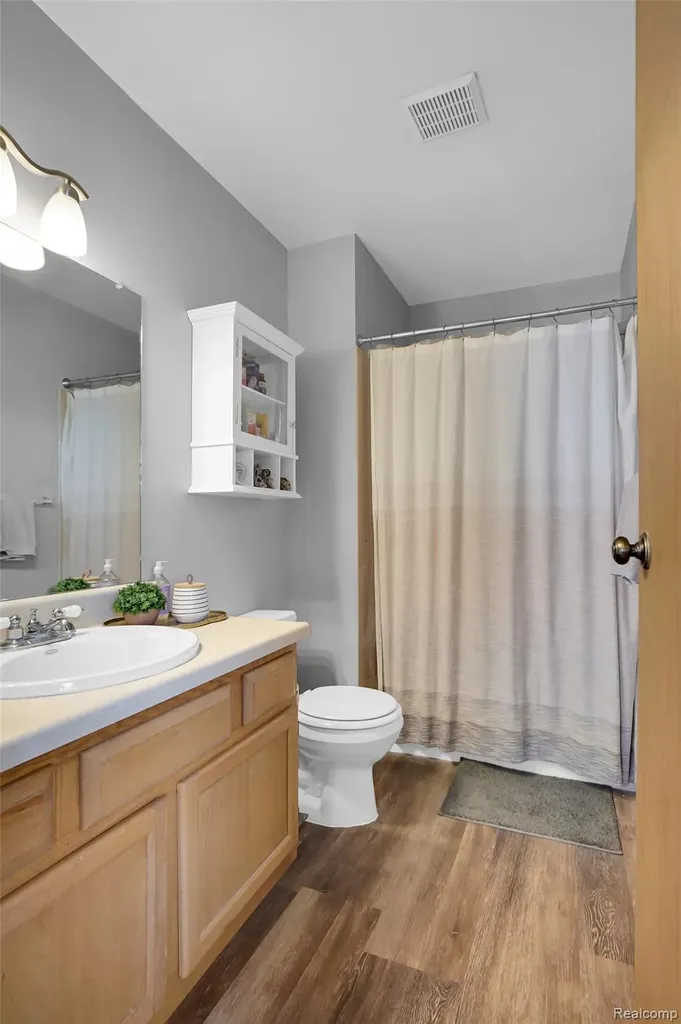 61101 Greenwood Drive South Lyon City MI 48178