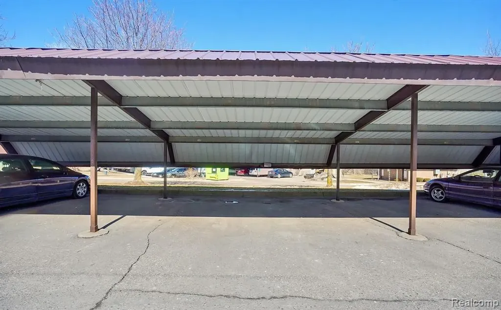 61101 Greenwood Drive South Lyon City MI 48178