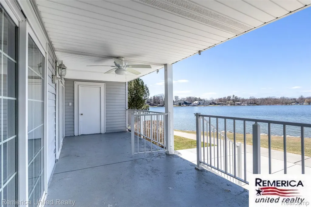 3553 Port Cove Drive Waterford Charter Township MI 48328